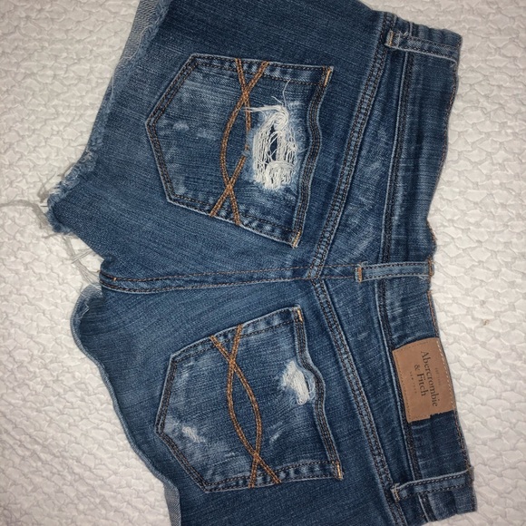 Low rise abercrombie shorts - Picture 2 of 2